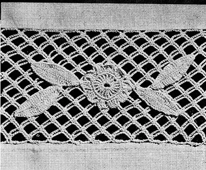 Climbing Rose Tablecloth Pattern #7065 swatch