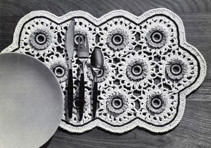 Bone Ring Blossoms Place Mat Pattern
