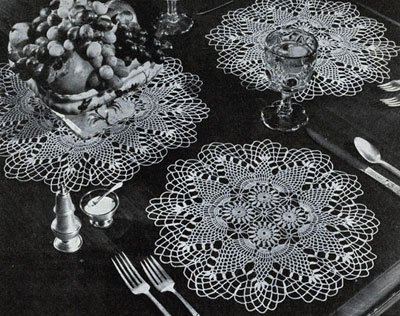 Pineapple Round Luncheon Set Pattern #7857