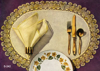 Pineapple Oval Luncheon Mat & Napkin Pattern #S-242