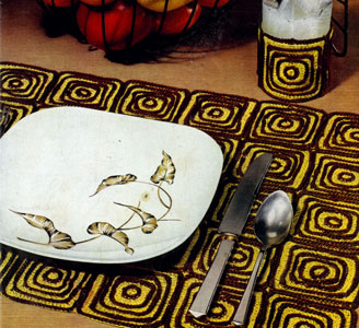 Whirligig Place Mat & Glass Jacket Pattern