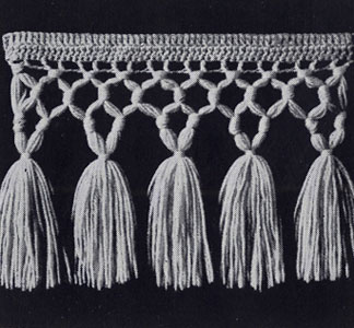 Triple Knot Fringe with Tassels Pattern
