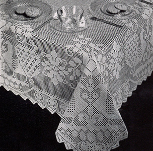 Peacock Parade Tablecloth #7612 Pattern