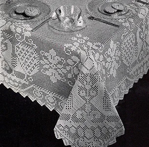 Peacock Parade Tablecloth #7612 Pattern