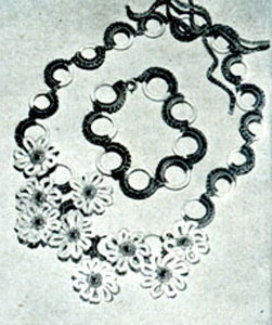 Daisy Necklace & Bracelet Pattern #2108