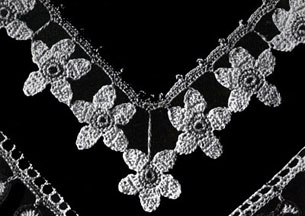 Narrow Violet Edging Pattern