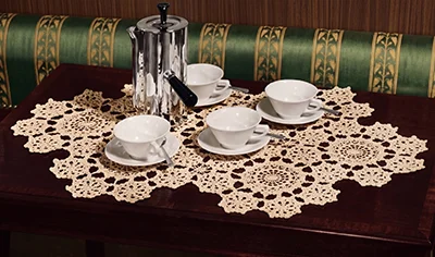 Clover Leaf Table Runner Pattern #656