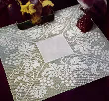 Grape Garland Filet Centerpiece Pattern #5