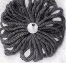Yarn Daisy Ornament Pattern
